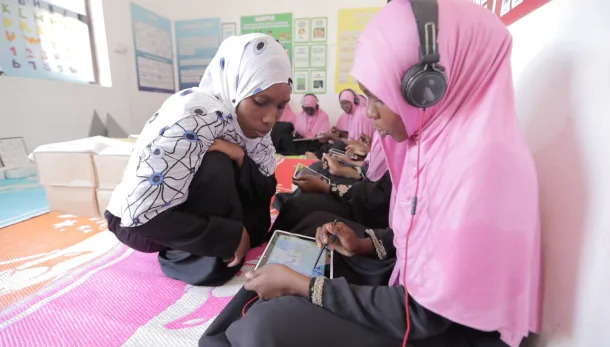  1. African women have less access to the internet than men – solutions the G20 can champion Research published by The African Chronicle shows that in countries such as Ethiopia, Uganda, Rwanda, and Tanzania, only 15%–28% of women own smartphones, and women are substantially less likely than men to use mobile internet. The article highlights how this gap affects access to education, financial services, entrepreneurship, and public participation. Source: THE AFRICAN CHRONICLE